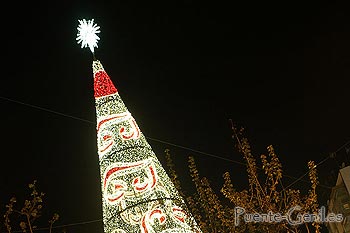 Arbol de Navidad con ms de 16 m de altura